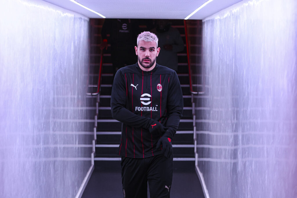 theo-hernandez-milan-feyenoord-espulsione-cartellino-rosso-simulazione-champions-league-editoriale-news