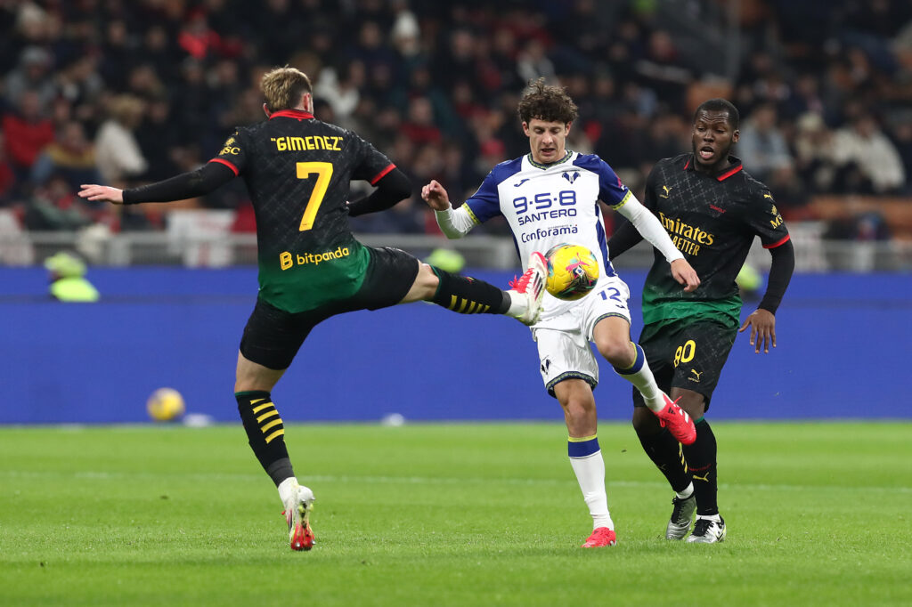 Milan-Hellas-Verona-San-Siro-Serie-A-Giménez-Musah