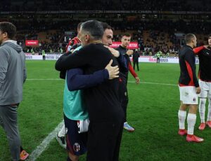 labbraccio-tra-calabria-e-conceicao-dopo-milan-bologna-la-foto-che-racconta-tutto