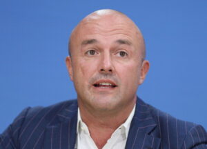 Gianluigi Nuzzi tra Garlasco e la passione per il Milan: "L'avvocato Lovati come Modric"