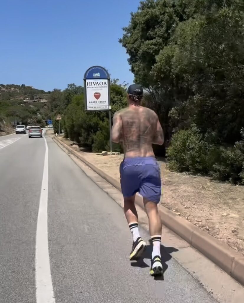 video-theo-hernandez-milan-instagram-social-porto-cervo-allenamento-corsa