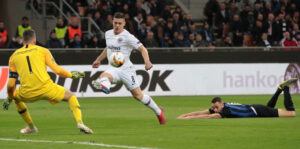 milan-addio-jovic-mercato-calciomercato-contratto-gol-carriera-inter-vittime-preferite-schalke-dusseldorf