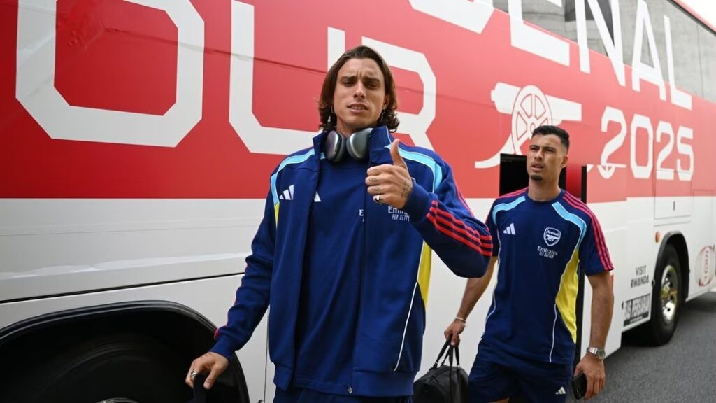 arsenal-tour-singapore-calafiori-sorridente-milan