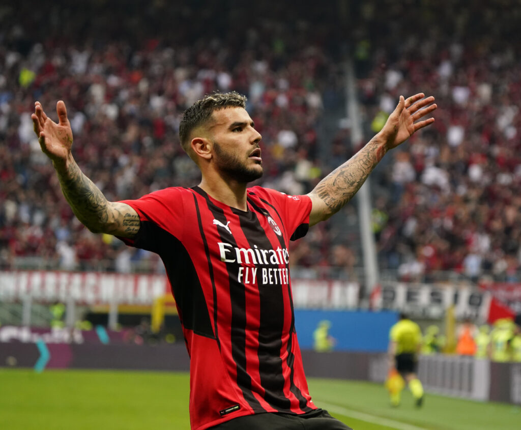 theo-hernandez-milan-saluto-messaggio-amore-lezione-valori-club-rispetto