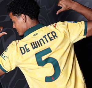 milan-de-winter-numero-maglia-5-precedenti-curiosita-firma-ufficialita-ufficiale