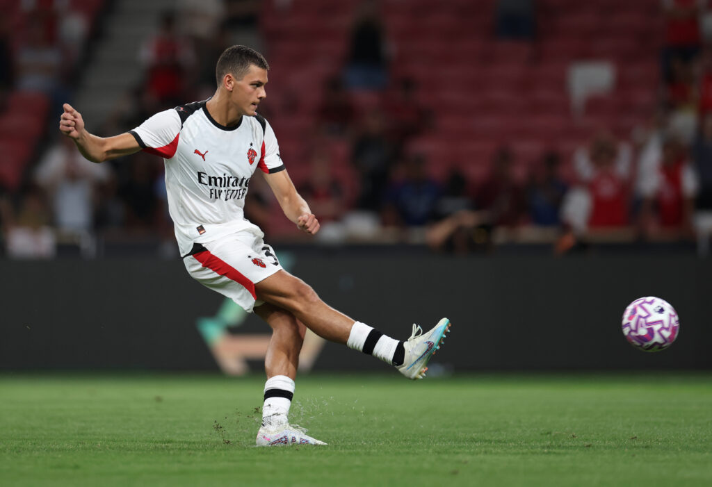 Milan De Winter Dotu