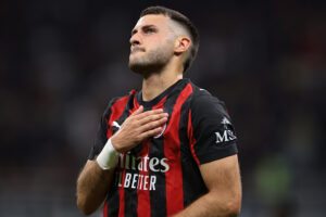 il-consiglio-bizzarro-di-allegri-a-gimenez-un-taglio-di-capelli-per-tornare-al-gol