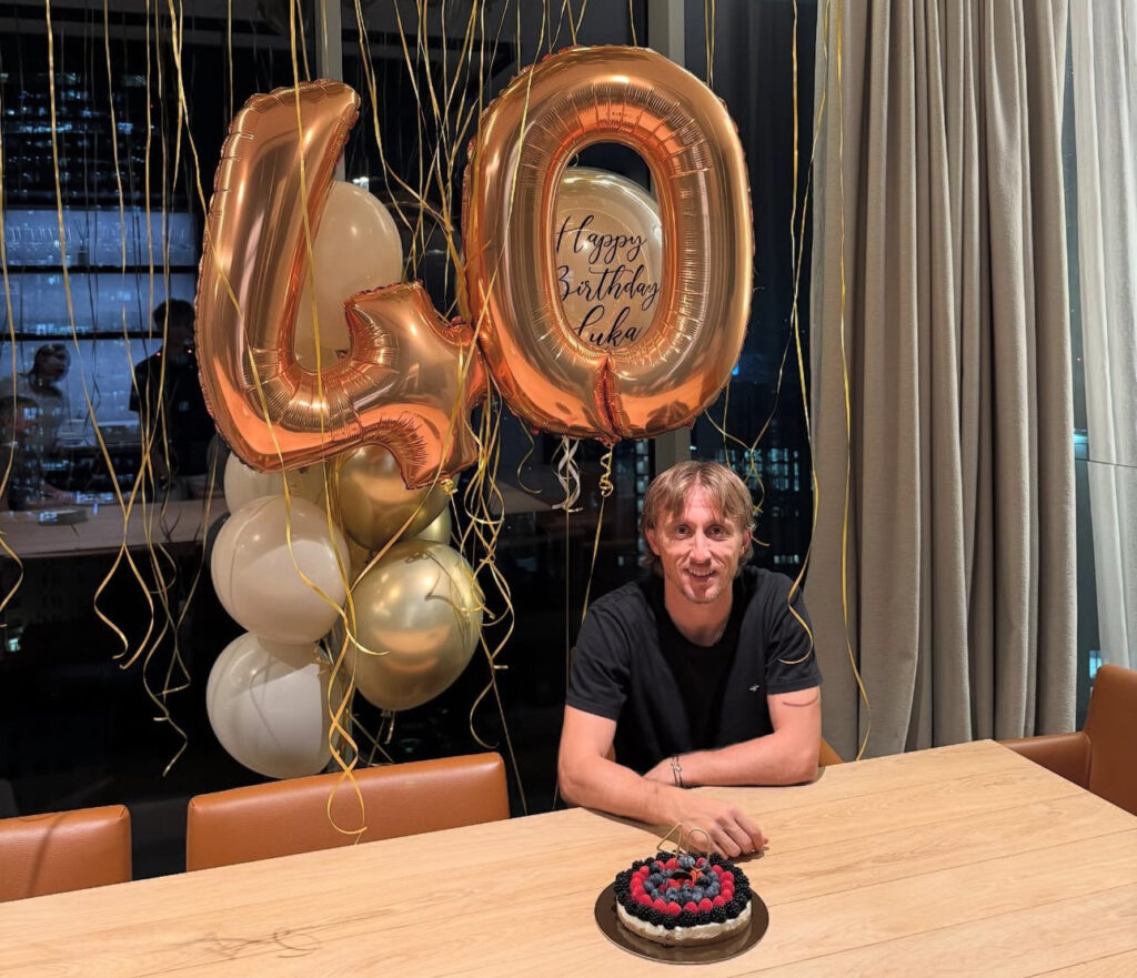 luka-modric-40-anni-in-famiglia-come-se-non-fosse-una-star-e-il-tweet-post-social