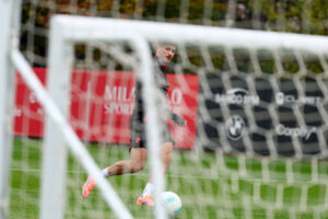 Milan-Pisa, due novità dal primo minuto: De Winter e Gimenez