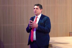 de-siervo-risponde-a-rabiot-australia-perth