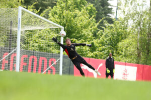 Ex Milan, Noah Raveyre sta esplodendo in Ligue 2: in famiglia erano tutti portieri...