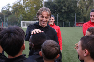 un-martedi-speciale-tutte-le-foto-di-modric-nel-vivaio-rossonero-del-Vismara