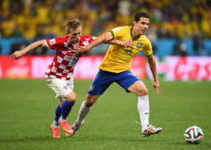 Hernanes Modric
