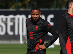 Nkunku, pestone in Islanda: alluce gonfio, si vede per la panchina