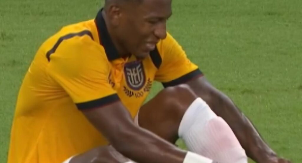 estupinan-il-ct-ecuador-parla-di-fastidio-alla-caviglia