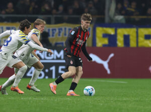 Parma, rigore Milan: secondo il Var era stato Saelemaekers ad andare su Ndiaye...