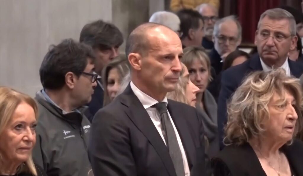 Funerali di Giovanni Galeone, presente Allegri: al fianco della moglie Annamaria