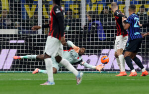 maignan-sommer-parata-rigore-derby