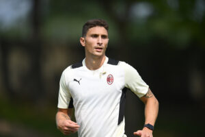 mattia-caldara-piumi-facevo-male-e-piu-la-presentazione-con-higuain-mi-pesava