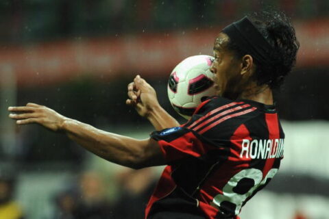 ronaldinho-10-perche-il-suo-calcio-ancora-oggi-e-magia