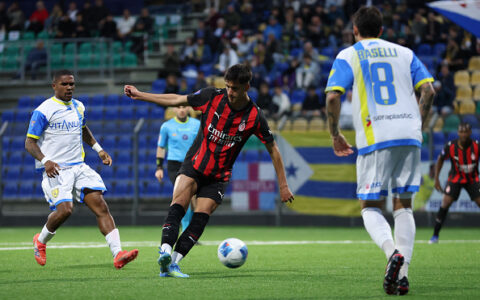 chievo-douglas-costa-milan-futuro-progetto-giovani