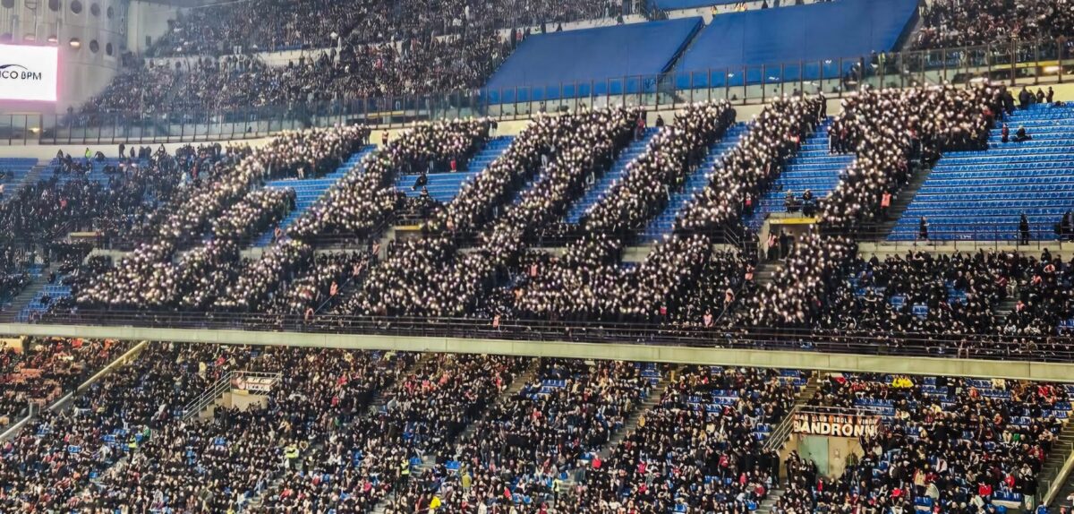 laccusa-dei-tifosi-tutti-in-posa-per-la-coreografia