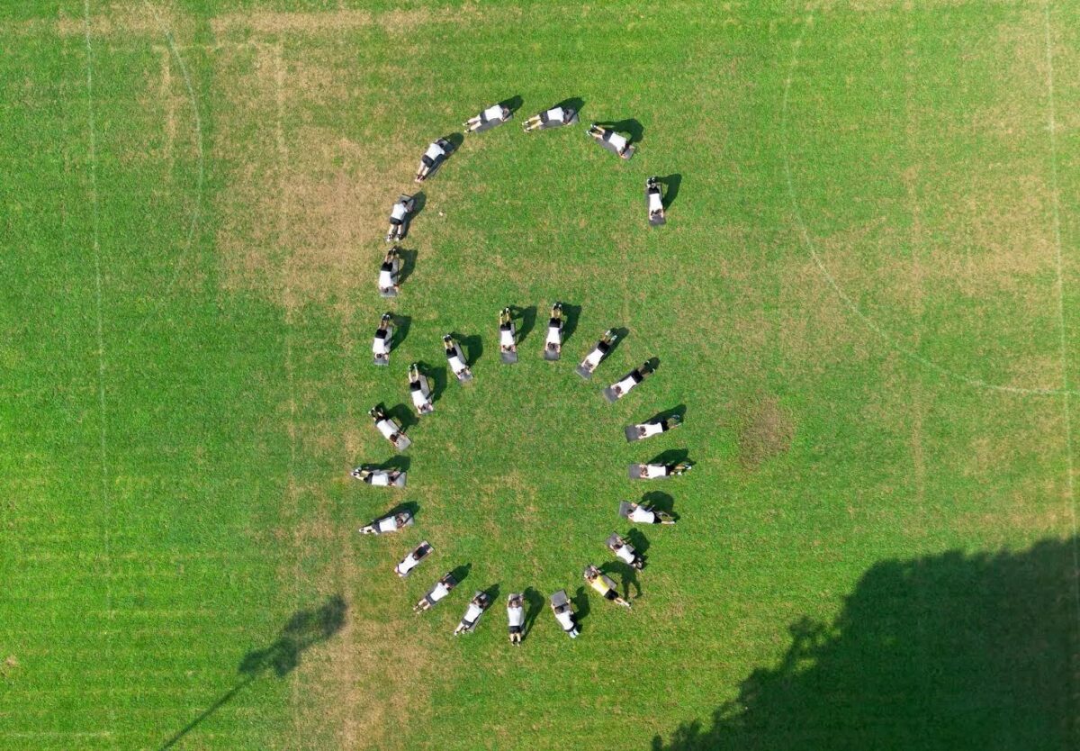 il-campo-verde-e-un-gigantesco-numero-6-cosi-la-biellese-1902-per-franco-baresi