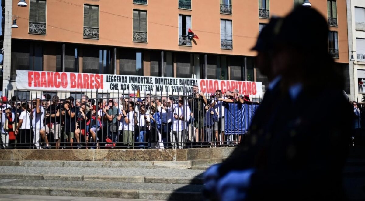 baresi-tifosi-onori-striscioni-bandiere-memoria-immortalità