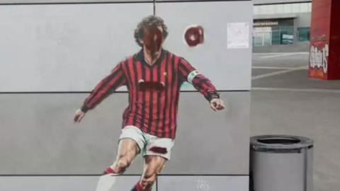 baresi-vandalizzato-pena-vergogna-caccia-al-colpevole