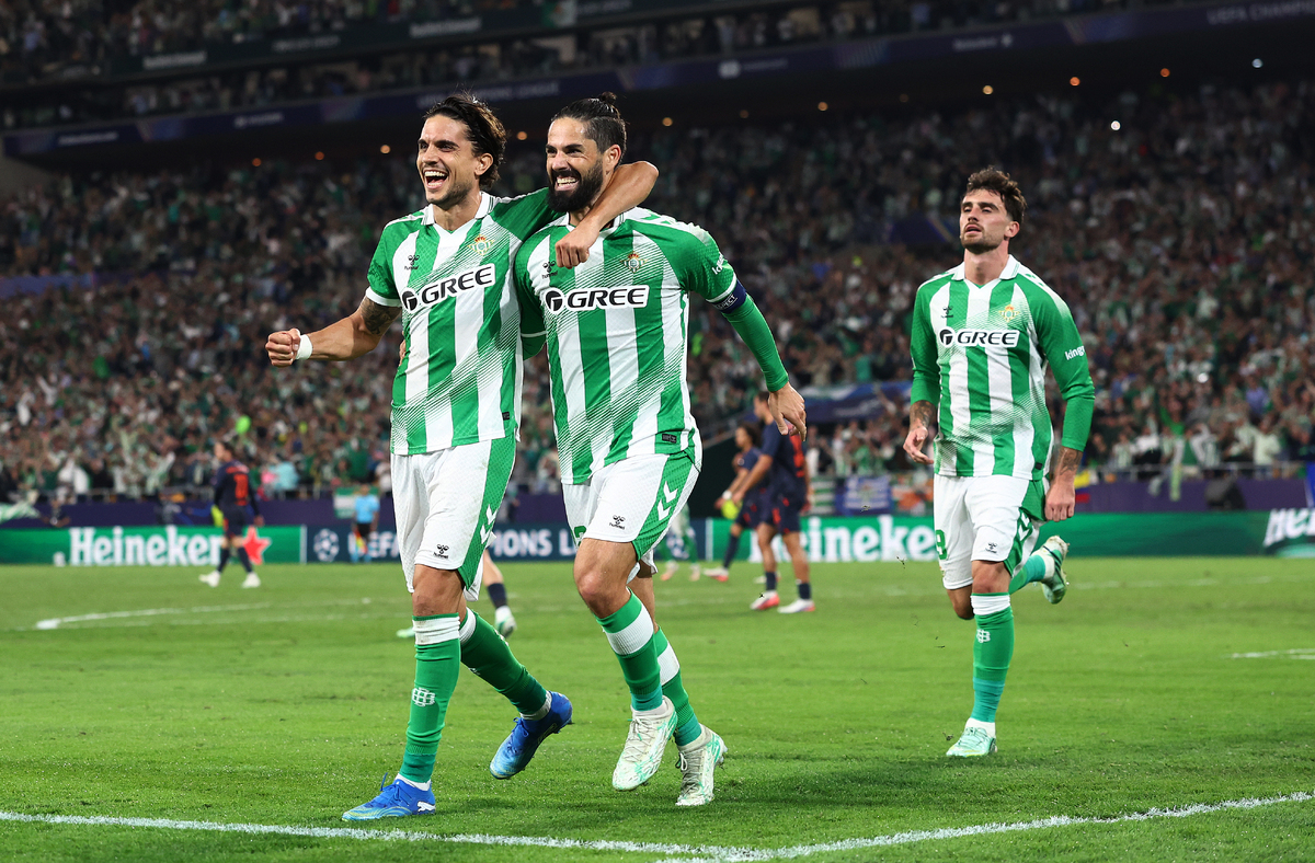 Real Betis Balompie v Feyenoord - UEFA Champions League 2026/27 League Phase MD3