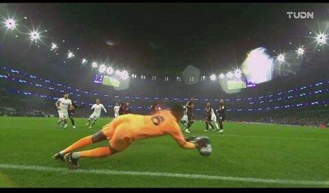 quella-clamorosa-parata-di-mike-maignan-sul-pallone-doro-harry-kane-azione-simbolo