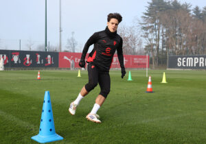 nebbiolina-e-sole-oggi-a-milanello-rossoneri-subito-al-lavoro