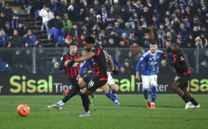 rigore-como-milan-nkunku-allegri-leao