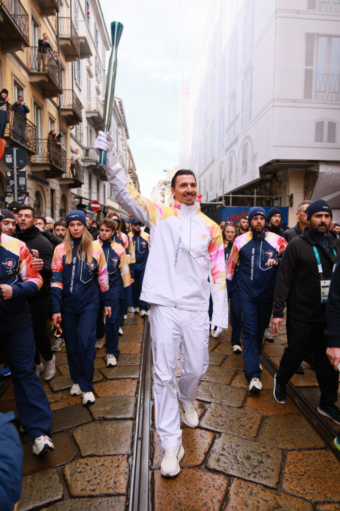 ibra-tedoforo-milano-provo-a-restituirti-quello-che-posso