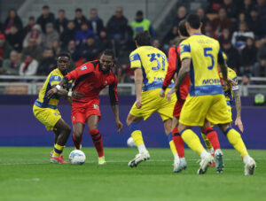 leao-punta-larea-del-parma-ma-ecco-la-manina-di-mandela-keita