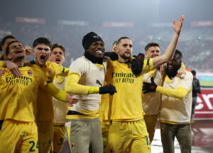 rafa-leao-in-panchina-ma-felice-e-in-prima-linea-con-i-compagni