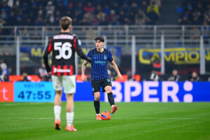 bastoni-fischi-simulazione-scuse-lecce-como