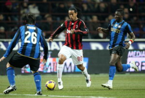 ronaldinho-chivu-derby-milan-inter-kakà-2008