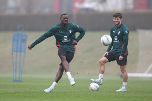 rientro-gimenez-milanello-attacco-milan-leao-pulisic