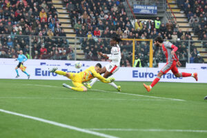 leao-gol-assist-ruolo-centravanti-derby