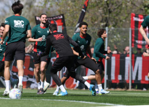 su-hojlund-e-sul-dischetto-due-rossoneri-a-caccia-di-rivincita-a-napoli