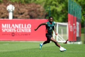 leao-allenamenti-milanello-verona-milan